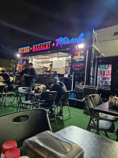 Hot Dog Maracay Miami