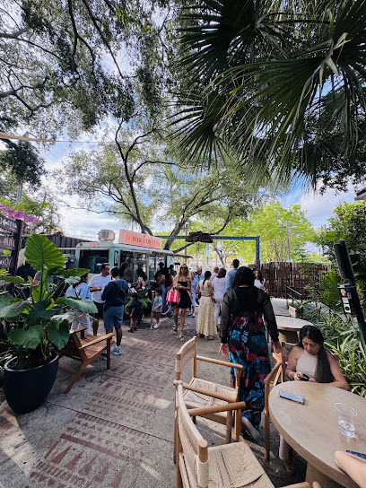 Peek Á Treat, Miami
