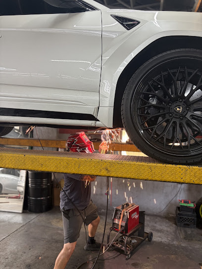 Rey's Auto Repair Shop, Miami